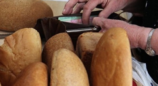 В результате проведенной работы в крупном гипермаркете Липецка снижена цена на пшеничный батон "Нарезной"