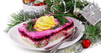 Готовим салат «Сельдь под шубой» к новогоднему столу 