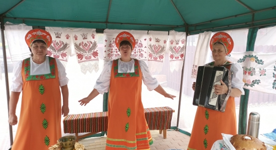 Ярмарка в рамках фестиваля «Медовый пир» в селе Измалково